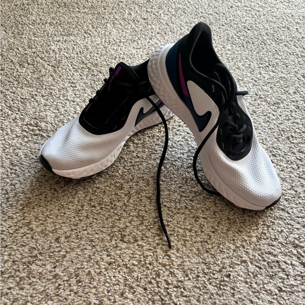 Nike Revolution 5 | 8